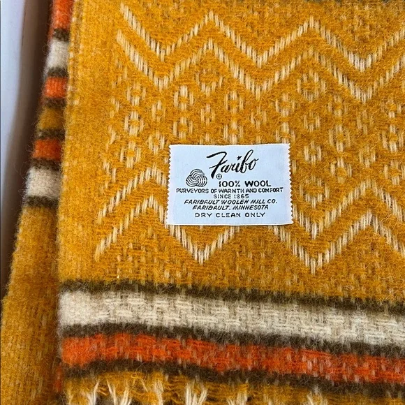 Vintage NEW IN ORIGINAL BOX FARIBO  Mesa wool blanket/throw. 50 x 60. 100% WOOL - Picture 3 of 10